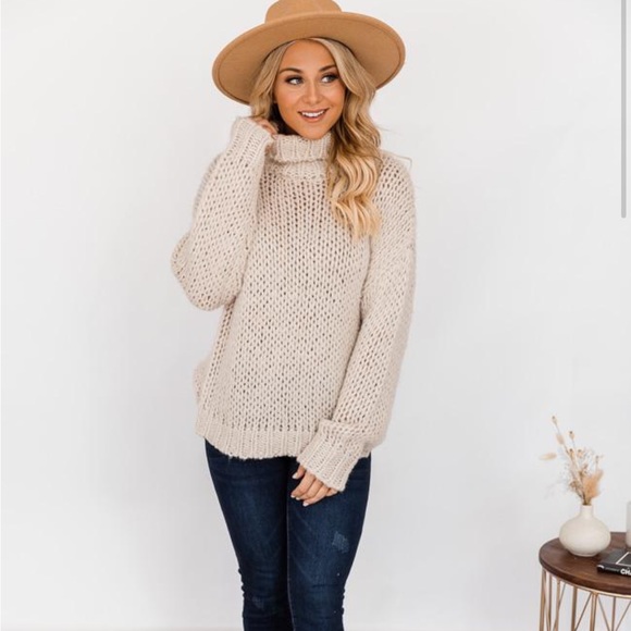 Caitlin Covington Chunky turtle neck sweater - Picture 2 of 6